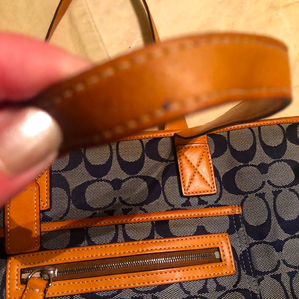 Coach purse - Picture 7 of 8